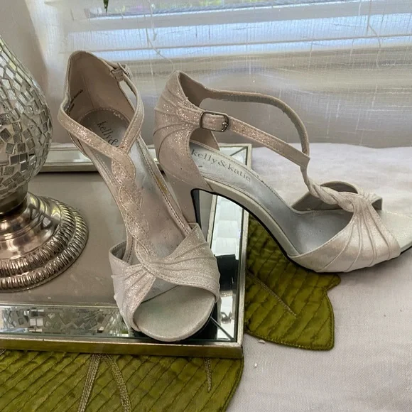 Kelly & katie Silver 3inch heels,sparkling like new cond prom or Wedding - Picture 4 of 9